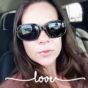 Meet your Posher, Niki